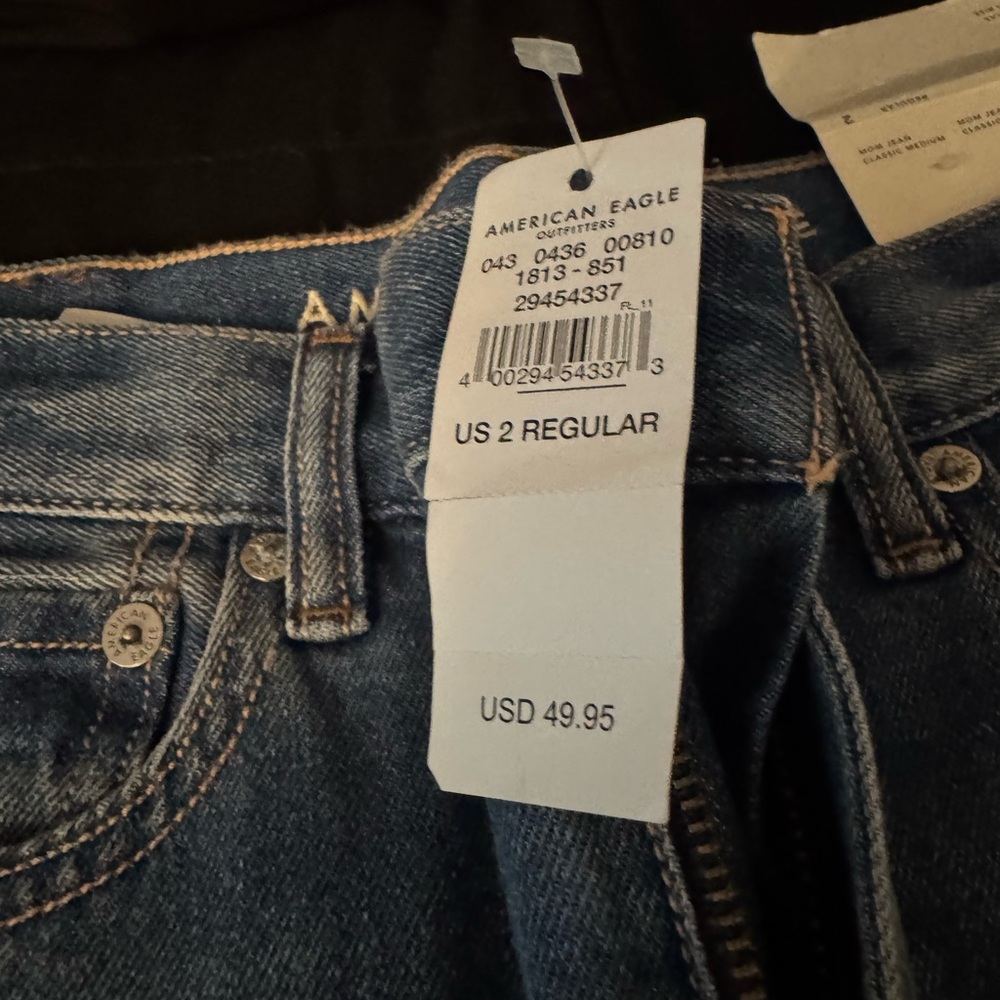American Eagle Outfitters Classic Blue Jeans - Picture 3 of 6